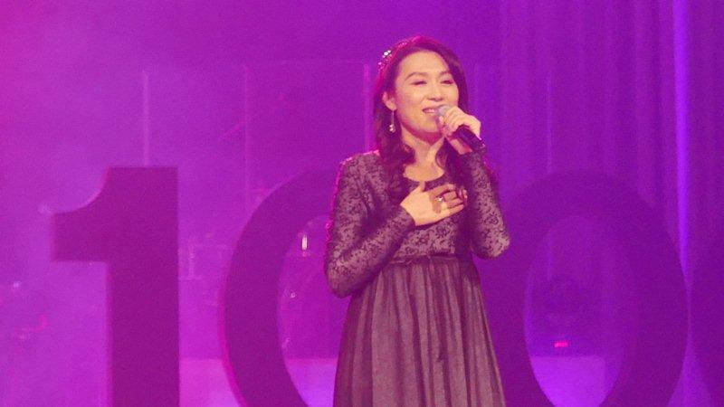 艺人周子寒演出.