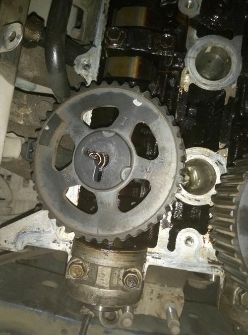 它是正时皮带断裂,所以我不知道正时记号是什么.我们