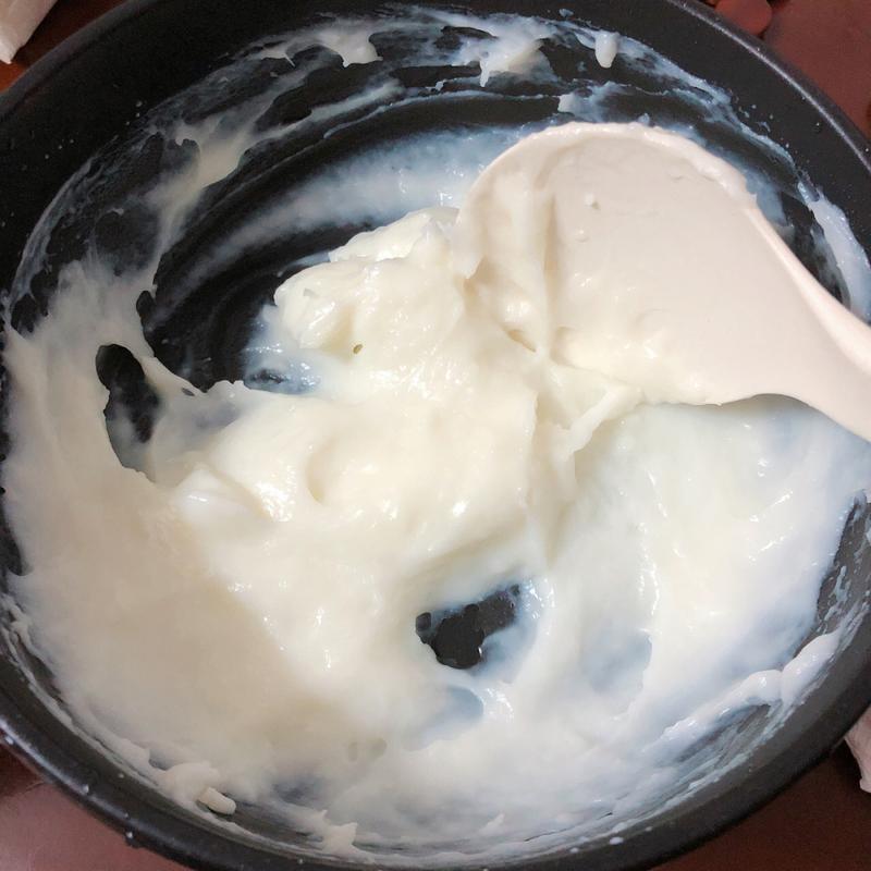 失败的自制鲜奶麻薯 鲜奶麻薯 照着小红书上方法做的,放的是玉米淀粉