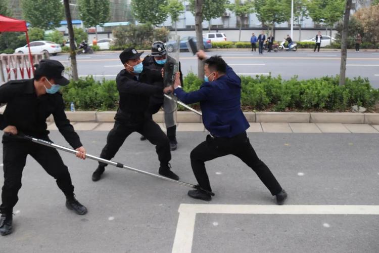 惠济区锦艺实验小学开展反恐防暴演练活动