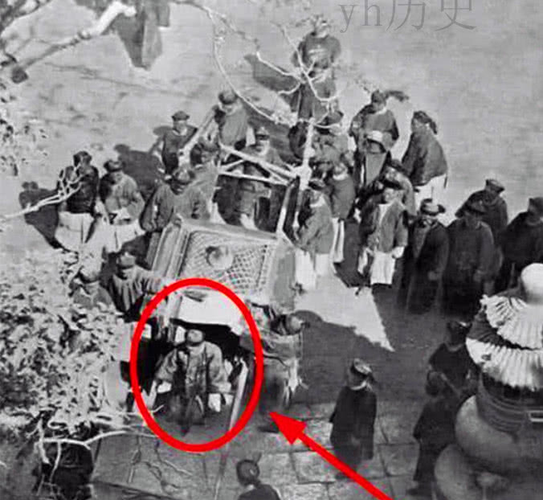 光绪帝只有这一张真实照片,千万别被那些画像给骗到了