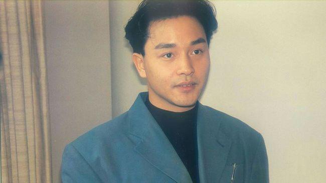 张国荣和钟楚红主演的电影《纵横四海》,在电影中扮演年轻的钟楚红小