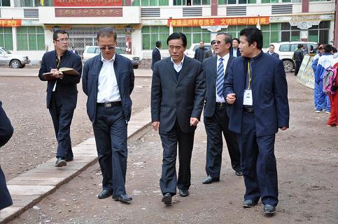 自治区教育厅宋和平厅长一行莅临我校检查指导工作