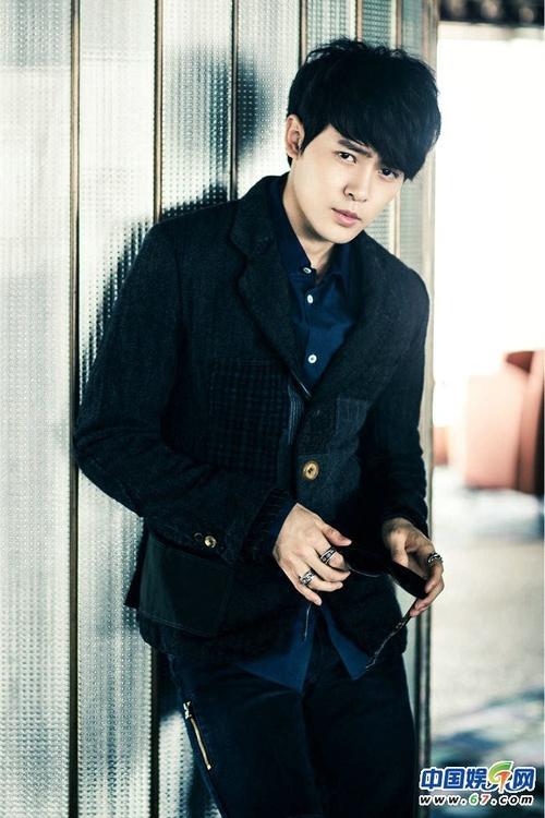 付辛博最新写真曝光年轻绅士自信坦荡