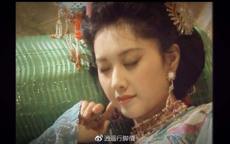 女儿国国王饰演者朱琳与赵丽颖都美,但是赵丽颖却无辜