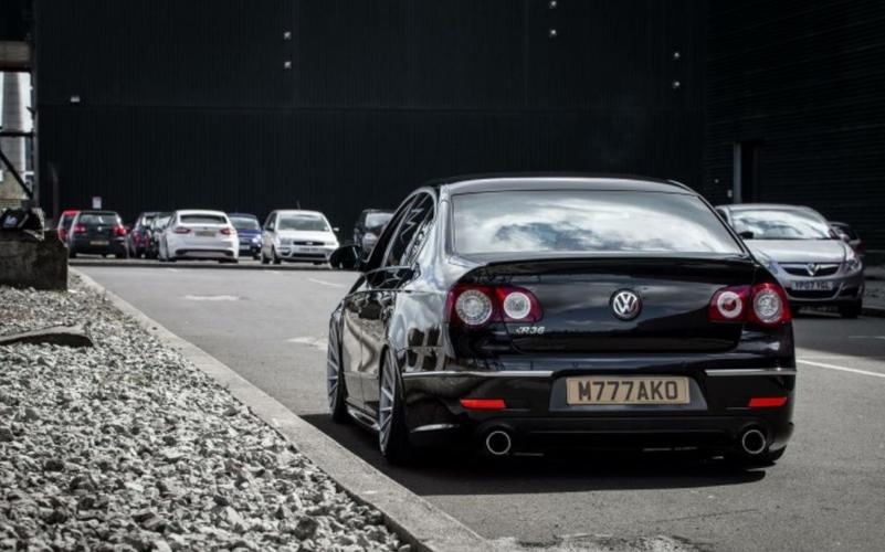 三厢版大众r36改装,太迷人了