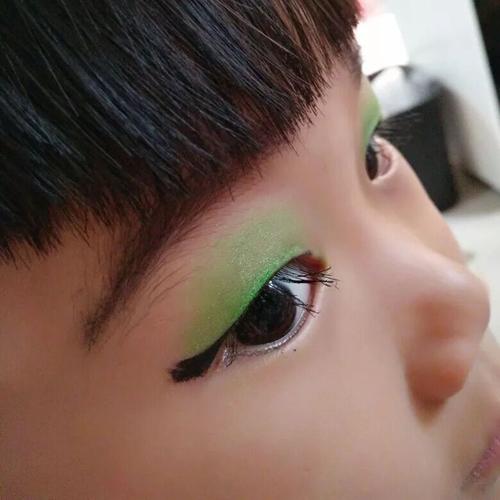 小孩儿童专用舞台妆演出眼影盘闪亮珠光红黄蓝绿紫多色持防水闪粉