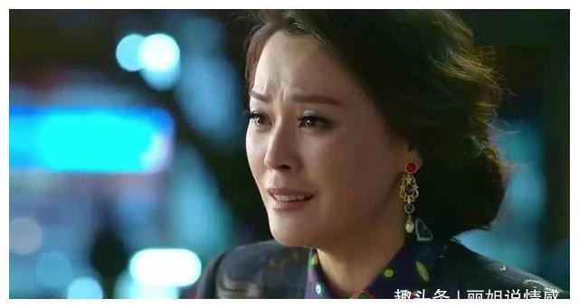 男人跟50岁的女人谈恋爱是什么感觉3个男人说了大实话
