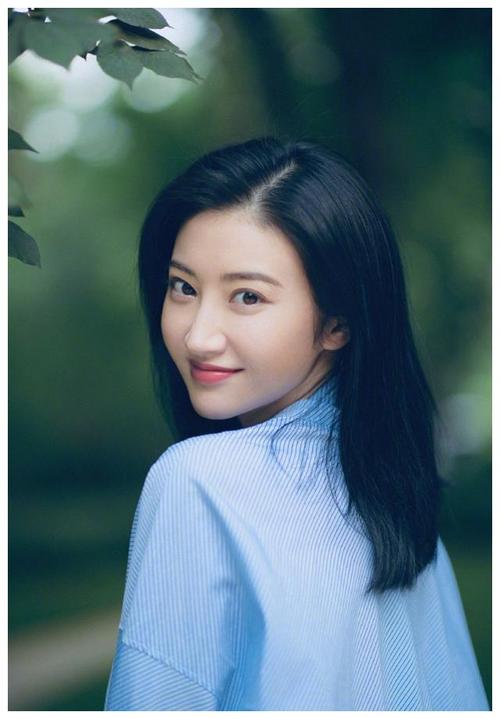回眸一笑百媚生哪位女明星的回头杀最让你心潮澎湃