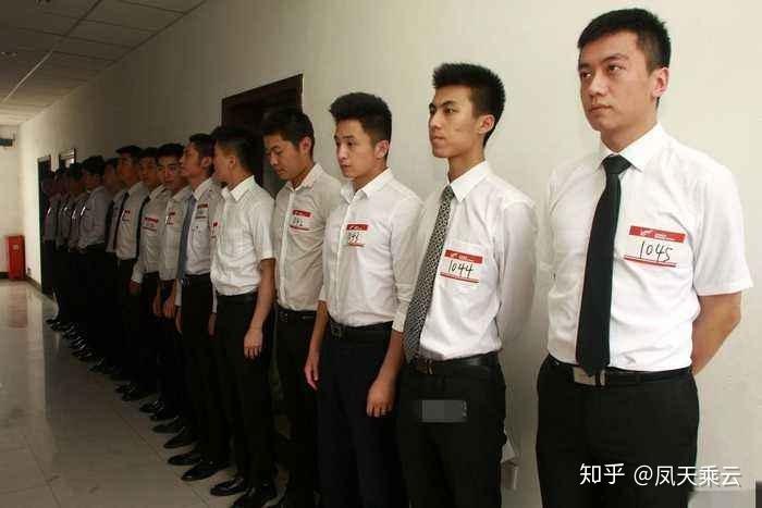 空乘招聘|空少面试培训男生如何在面试中脱颖而出