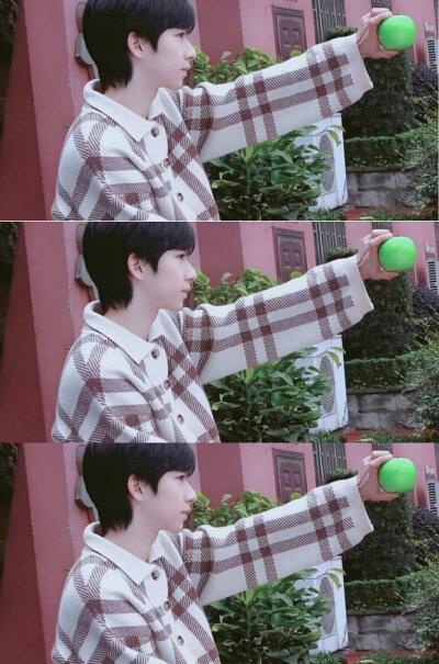 贺峻霖 三屏壁纸图源网络 侵权必删