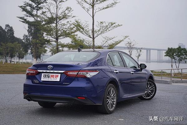 雅阁和凯美瑞混沌怎么选择凯美瑞和雅阁油耗对比