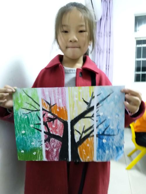 四个色块代表了春夏秋冬的色彩印象,给学生简单介绍了冷暖色.