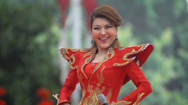 好听,乌兰图雅一首《我的蒙古马》,唱出了草原人民的豪迈和豪情