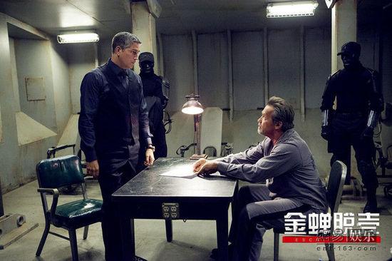 《金蝉脱壳》卡维泽剧照.