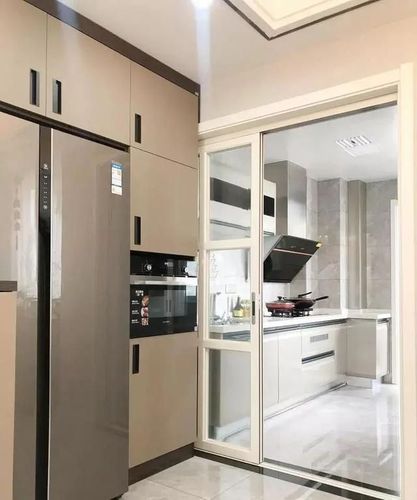 邻居非要把冰箱放玄关的秘密,被我发现了!