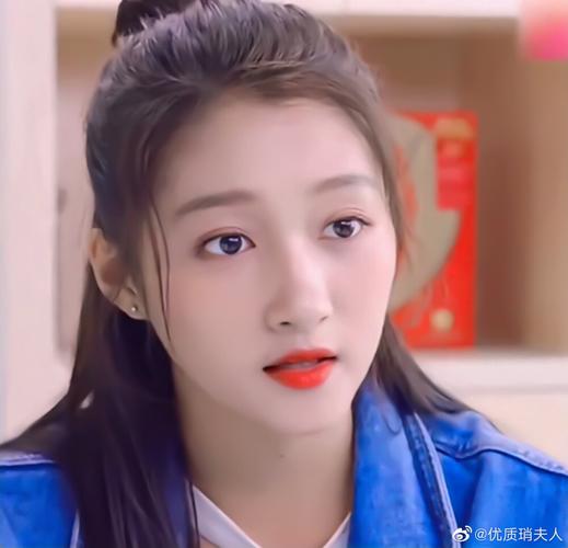 关晓彤/兔耳朵图片个人建议:可当头像拿图吱声