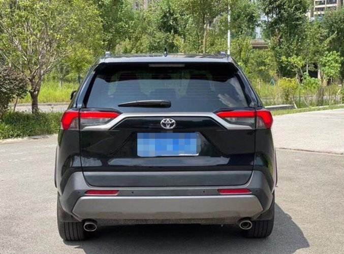 金刚怒目2021款丰田rav4荣放实车你会选择吗