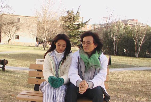 18年前爆火的丁香花唱的亡者究竟是谁坟前开满鲜花了吗
