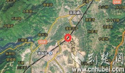 恩施当地有关部门表示,15日早将通报堰塘形成原因,以及水深,库容等