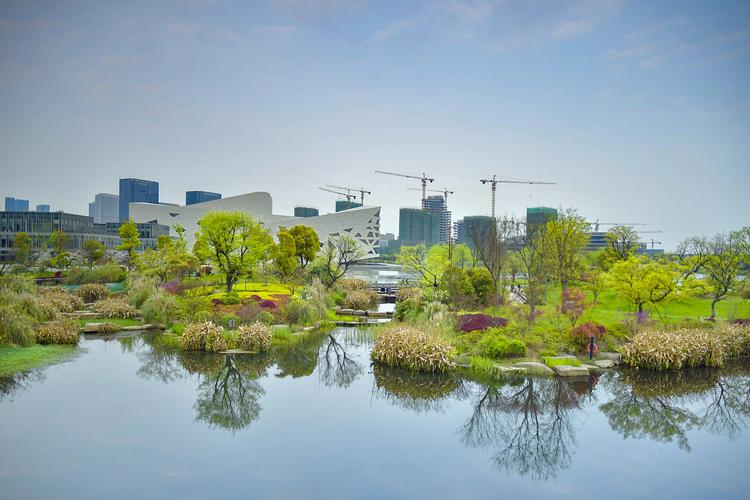 春色满园(浙江省杭州市余杭区艺尚小镇东湖公园)