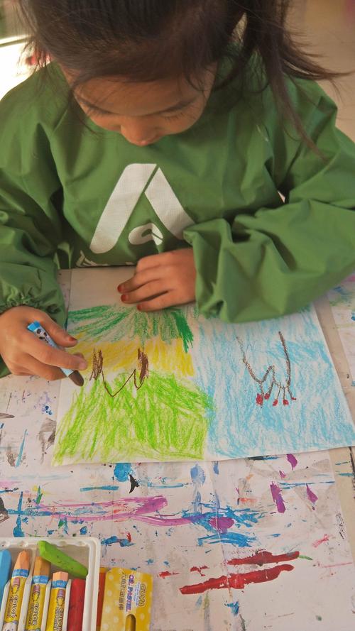 刘店幼儿园美术班:蜡棒画:《四季》.