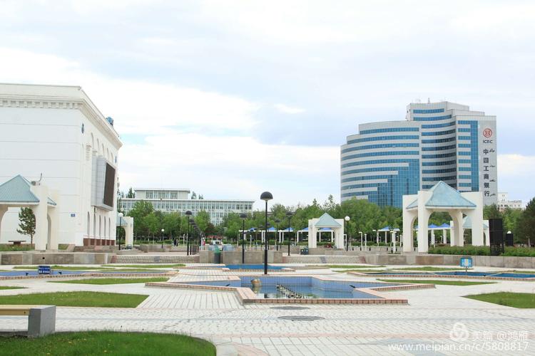 克拉玛依市的人民广场.