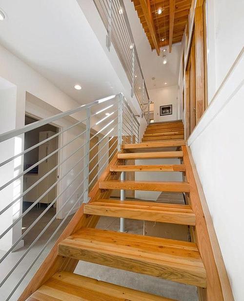 实木家居楼梯踏步板装潢装修效果图