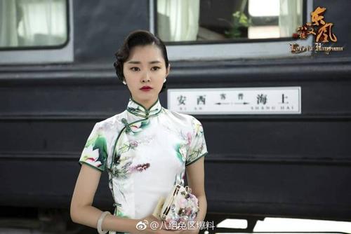 宋轶的旗袍新造型~ 微博出处图片下方