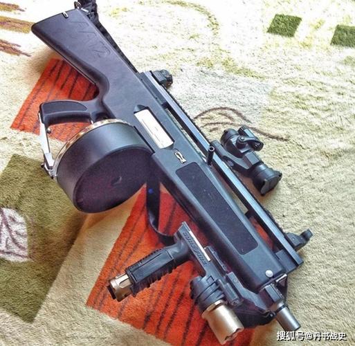 原创美国aa-12自动霰弹枪,因为太优秀,所以被埋没