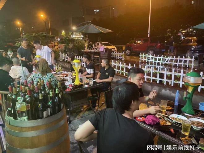 精酿小酒馆选谦德厚精酿小酒馆网红打卡地