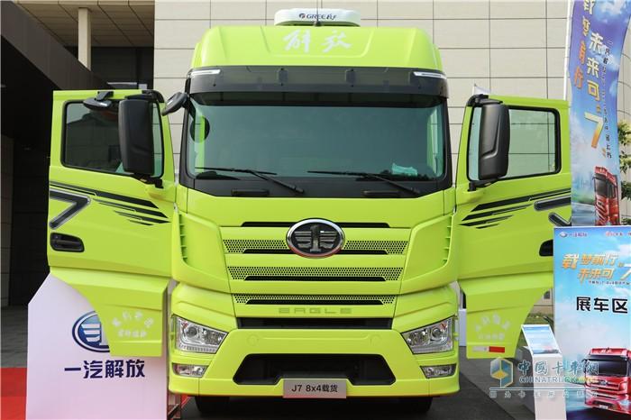 一汽解放j7 8x4载货车