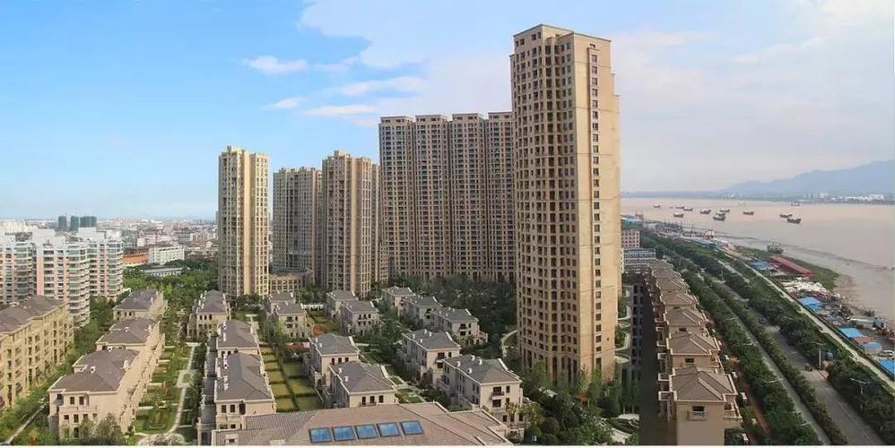 如外滩印象二手房报价稳定在3.3万 /㎡,成为整个瑞安的豪宅代表.