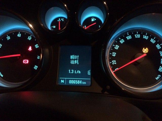 tc 黄灯在行驶中亮是什么意思