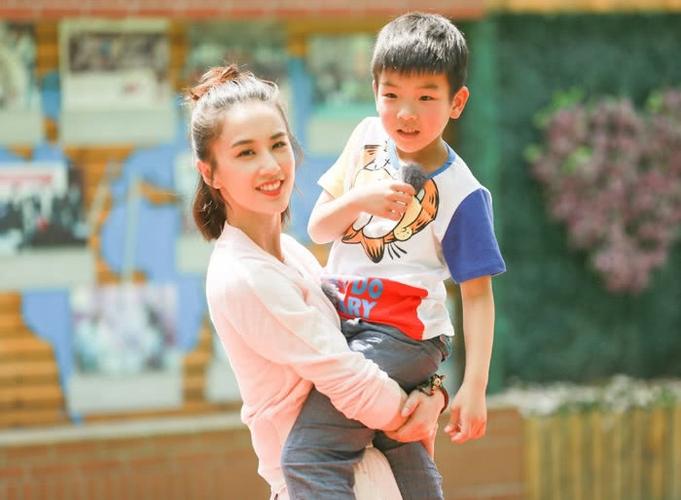 《妈妈是超人》收官,黄圣依再次带安迪参加真人秀,网友热议不断