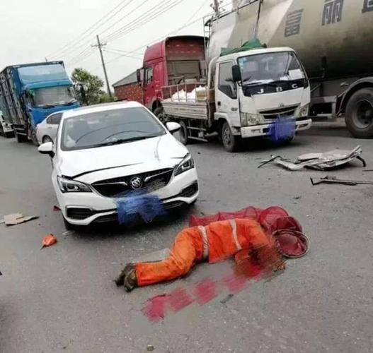 益农发生一起惨烈车祸!面包车被撞得面目全飞,惨不忍睹!