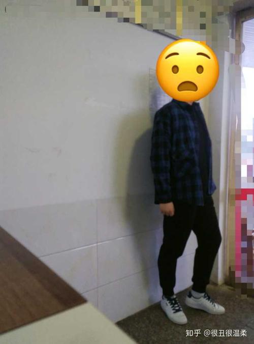 男生身高1米8体重180斤是不是太胖了