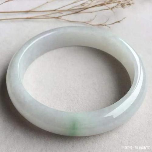 b货翡翠手镯 用天然翡翠 通过化学药品浸泡 染色 注胶