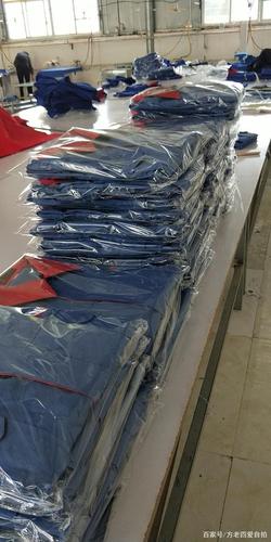 已包装好待出货的工作服