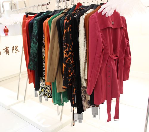 深圳品牌女装折扣 秋季玖迪诗库存尾货服装 批发走份 高档女装图片_12