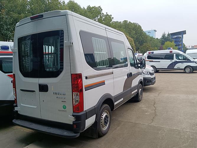 依维柯欧胜警用囚车高品质质量好