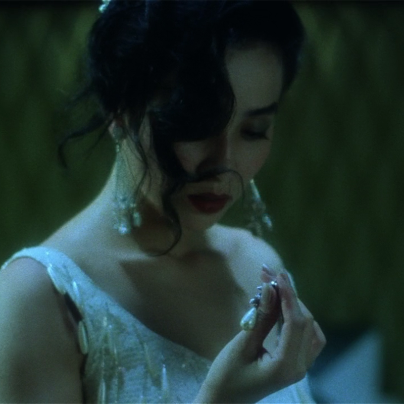 刘嘉玲拍戏曾拍到精疲力竭,梁朝伟吃了多遍梨戏才过,是因为他?