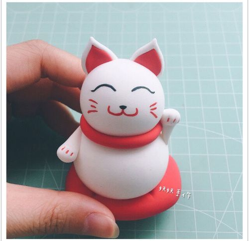 白白胖胖的粘土招财猫玩偶