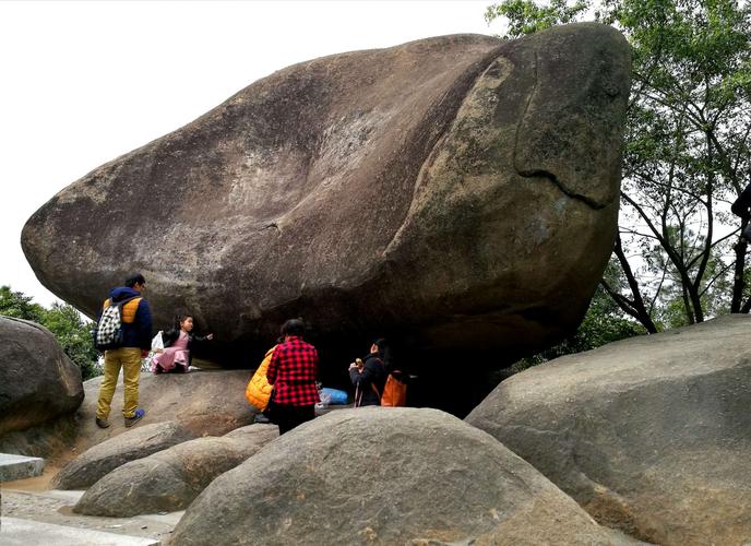 其它 美丽的火炉山(广州.柯木塱) 写美篇 猪头石的山峰