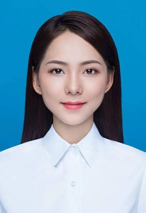 川沙一美女凭一张证件照征服了帅哥