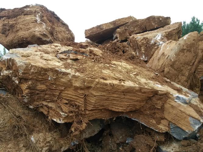 产地直销千层石假山,千层石驳岸 千层石置石