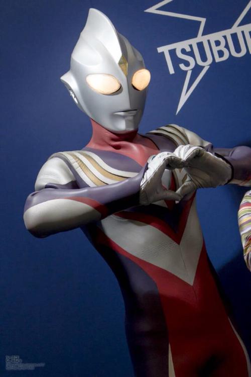 求大神,p一个迪迦奥特曼,在这个房间里