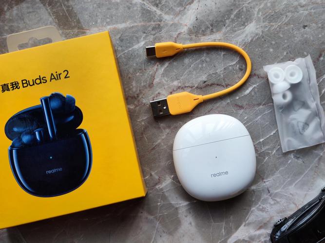 真我buds air 2:外观有新意,没有了airpods痕迹