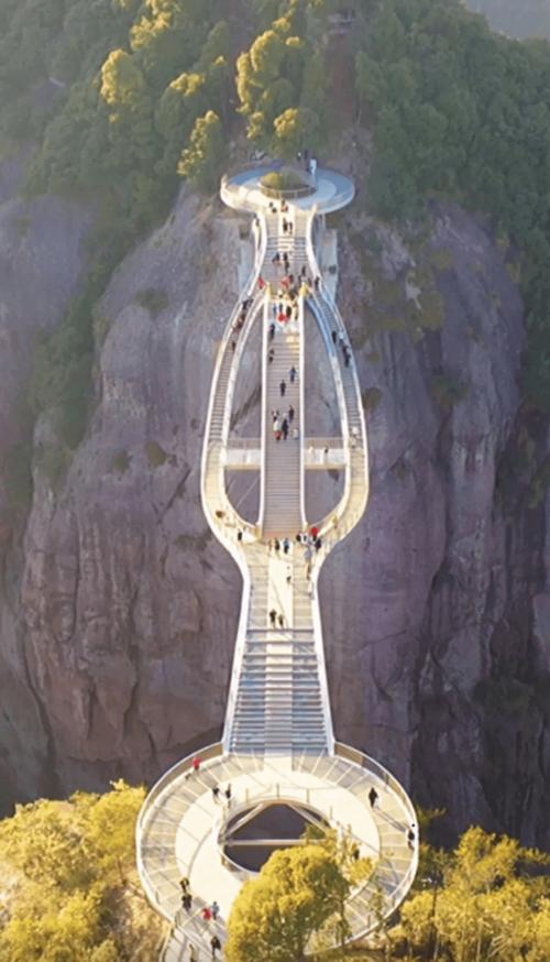 打卡网红景点如意桥 温州航拍达人10秒短视频播放量超