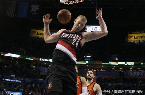 开拓者的梅森·普拉姆利交易到掘金